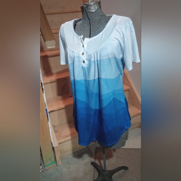 NWT Ladies Top - Picture 4 of 7